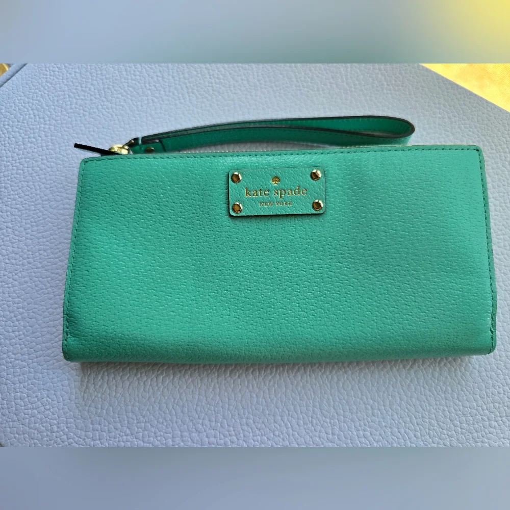 ‼️SOLD‼️EUC Kate Spade Layton Wellesley Wallet/Wristlet- Aqua Color